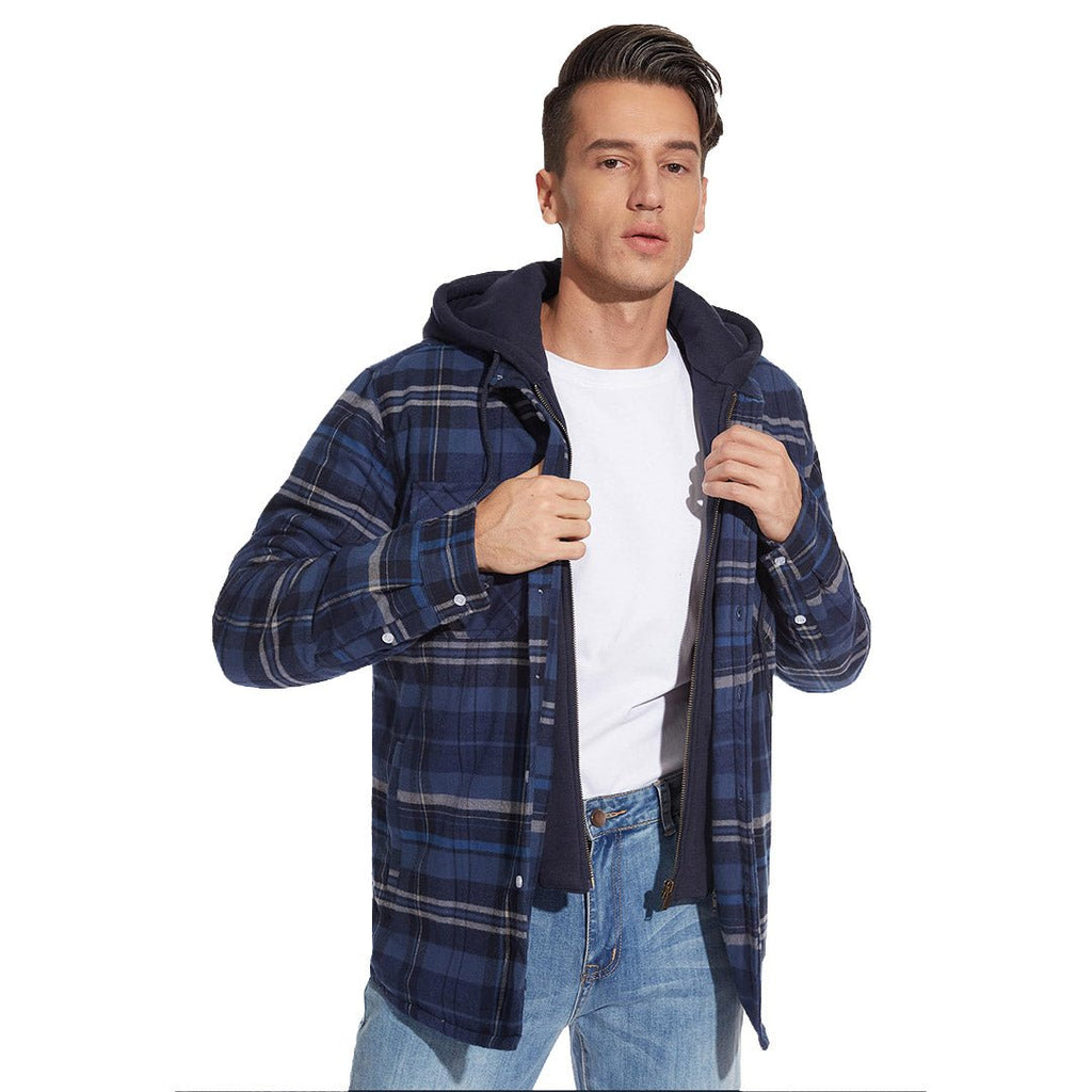 Hombre con la chaqueta Marcos en azul y gris