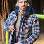Hombre con la chaqueta Marcos en beige y azul marino